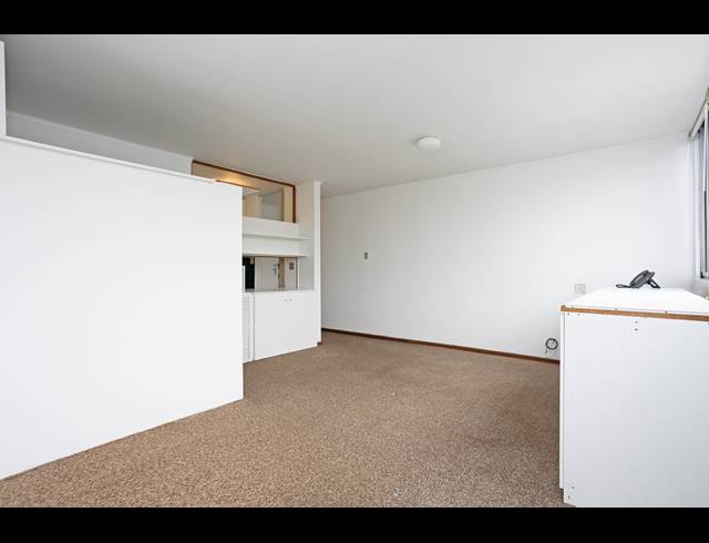 0.5 BEDROOM APARTMENT TO LET IN CLAREMONT